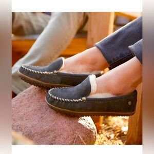 ✨🩶Beautiful NIB Minnetonka Sheepskin Moccasin🤎✨